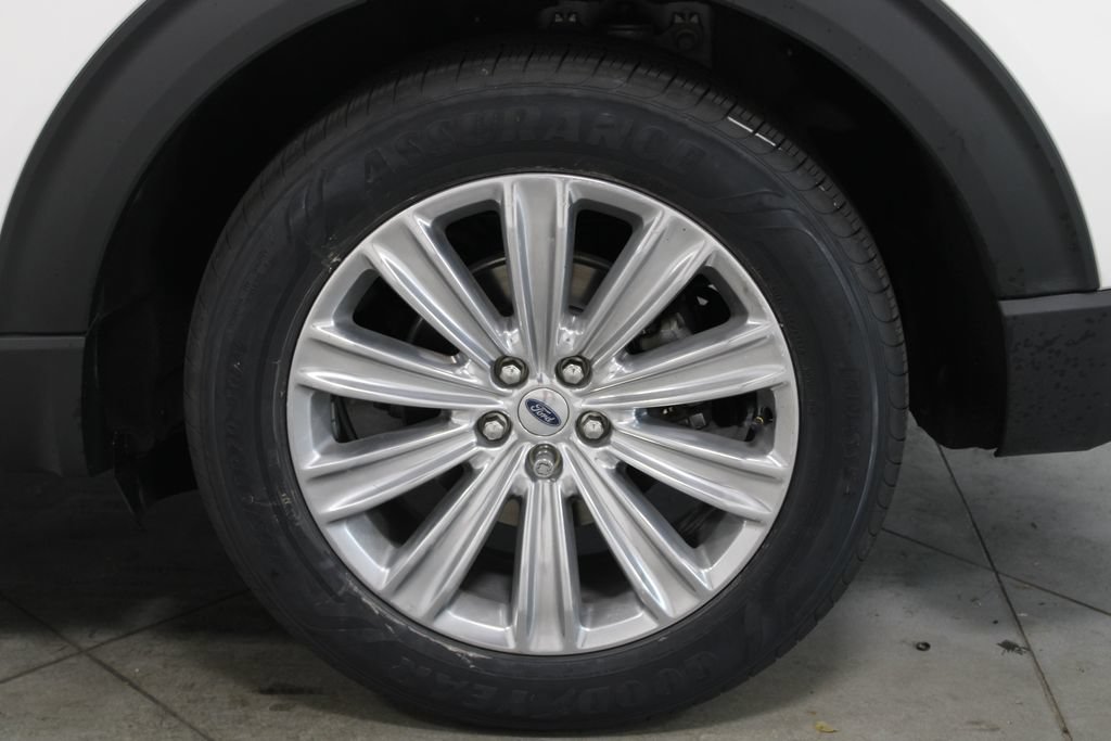 Used 2021 Ford Explorer Limited w/ Equipment Group 301A RWD image 17