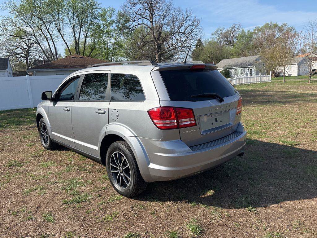 Used 2018 Dodge Journey SE w/ Popular Equipment Group FWD image 8