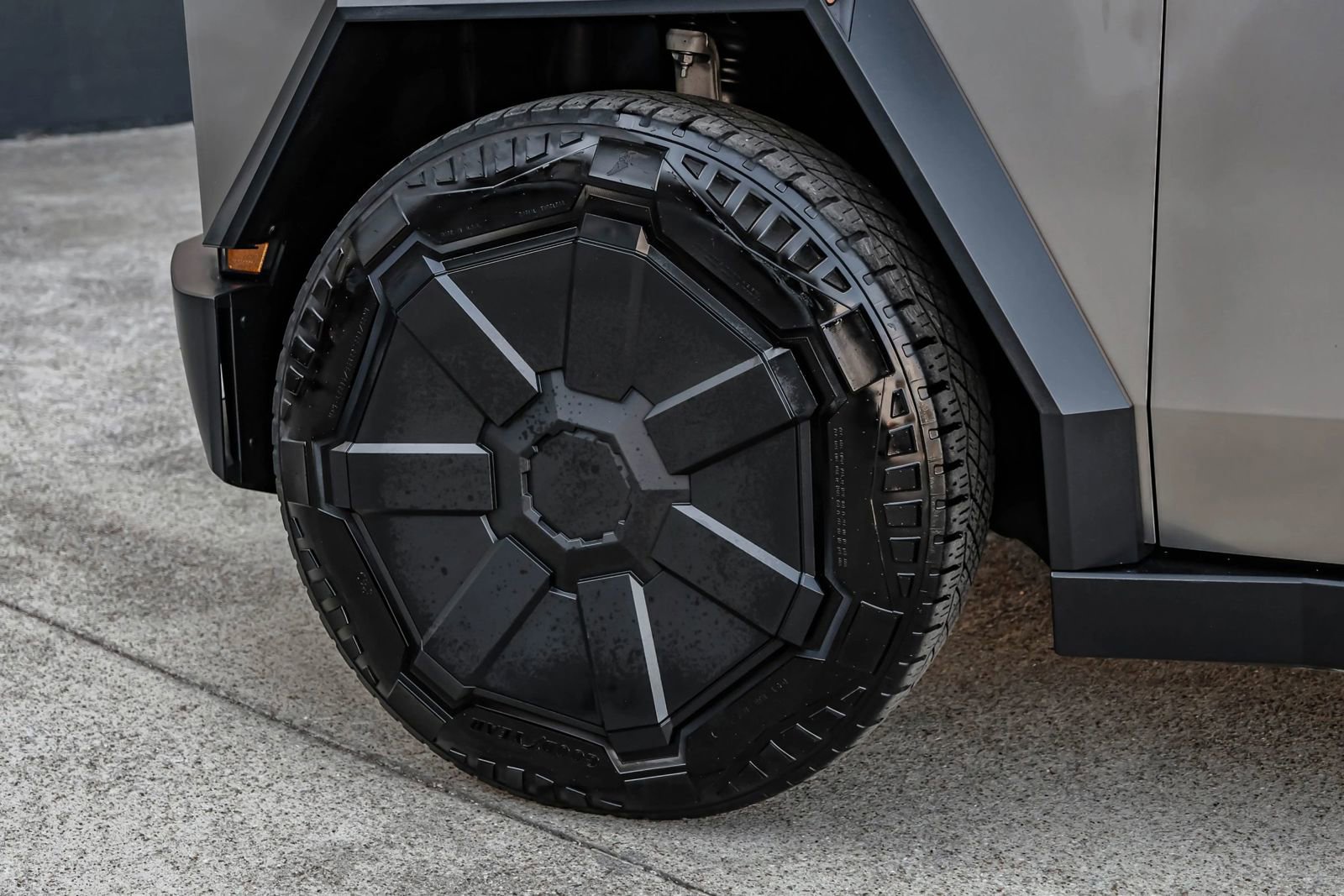 Used 2024 Tesla Cybertruck Cyberbeast AWD/4WD image 70