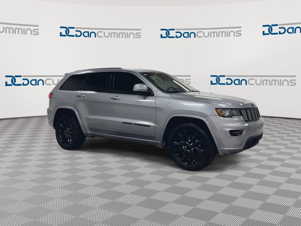Used 2020 Jeep Grand Cherokee Altitude AWD/4WD image 2