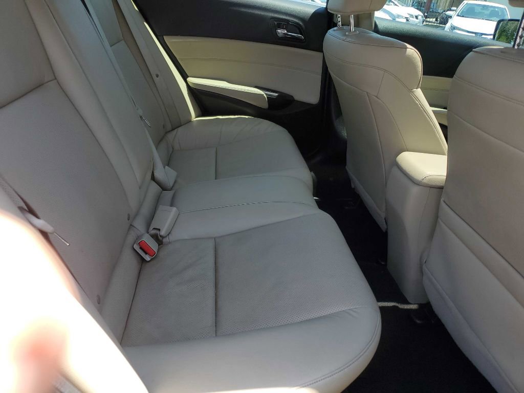 Used 2015 Acura ILX w/ Premium Package FWD image 22