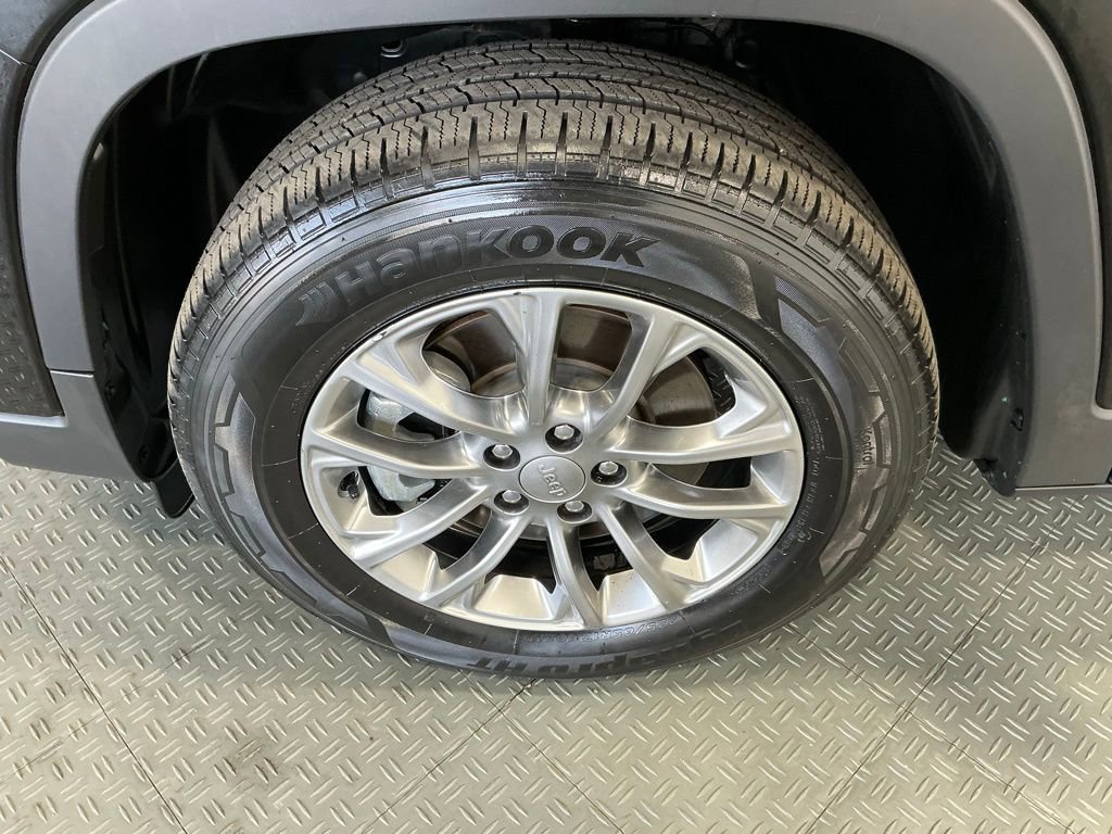 Used 2021 Jeep Cherokee Latitude Lux image 45