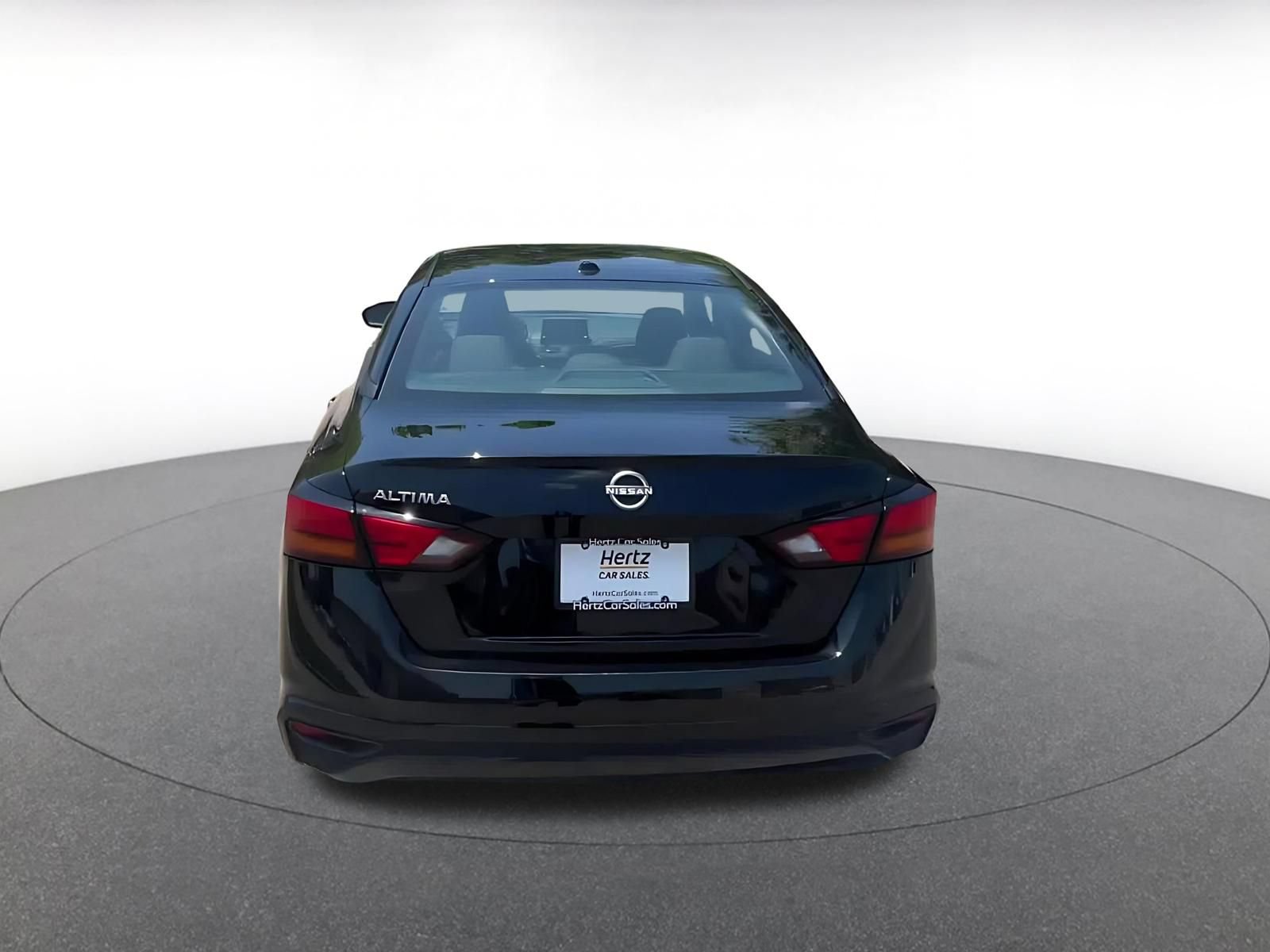 Used 2025 Nissan Altima 2.5 SV FWD image 12