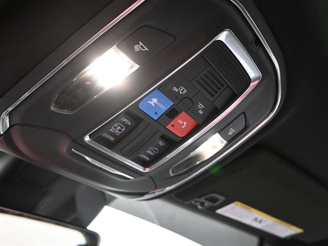 Used 2025 Jeep Grand Cherokee Laredo X image 16