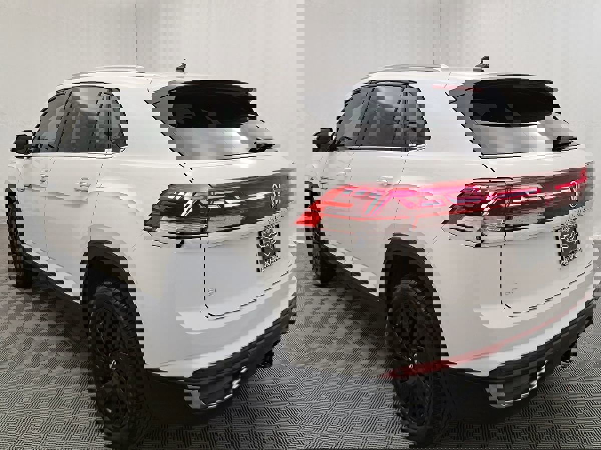 Used 2025 Volkswagen Atlas Cross Sport SE image 5