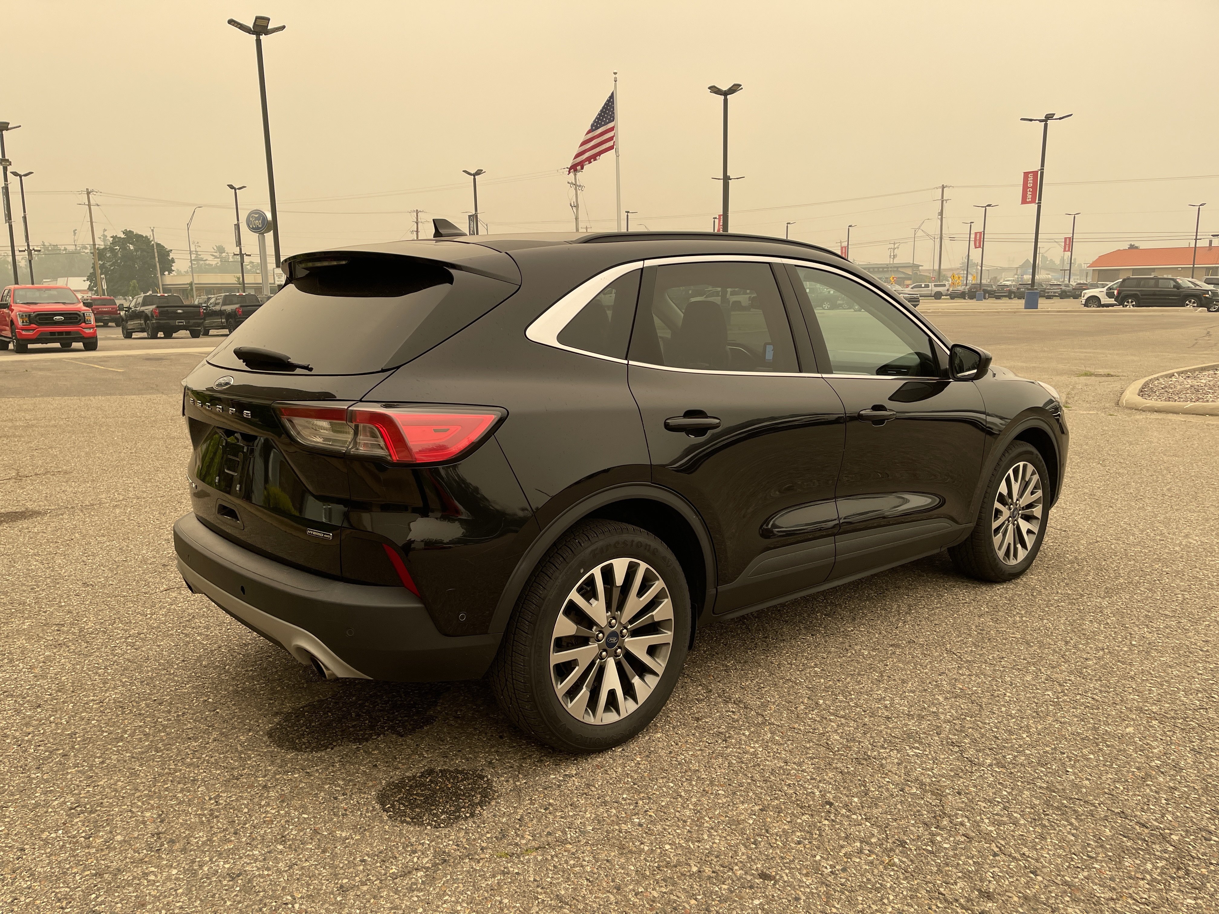 Used 2021 Ford Escape Titanium AWD/4WD image 4