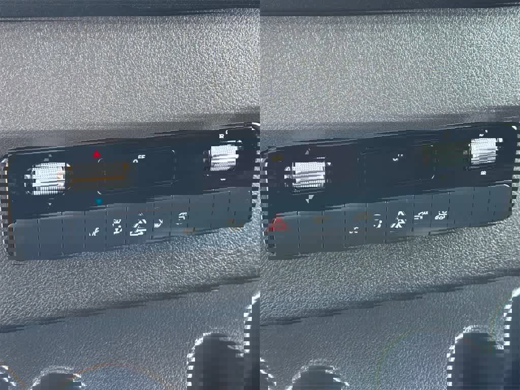 Used 2025 Mercedes-Benz Sprinter 2500 image 21