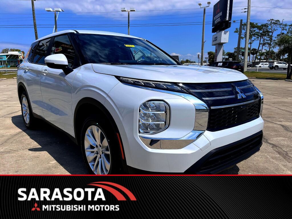 New 2025 Mitsubishi Outlander ES