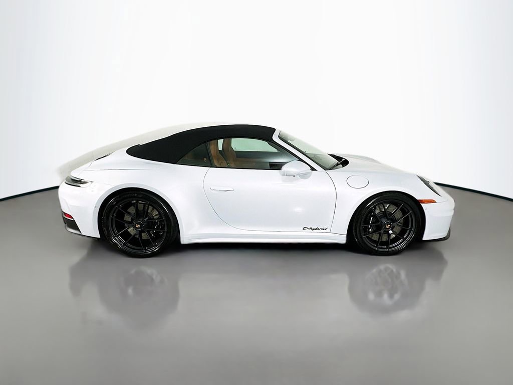 Certified 2026 Porsche 911 Carrera 4 GTS AWD/4WD image 8