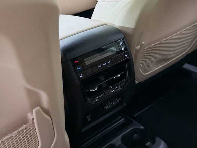 Used 2023 Jeep Grand Cherokee L Limited w/ Luxury Tech Group II image 28