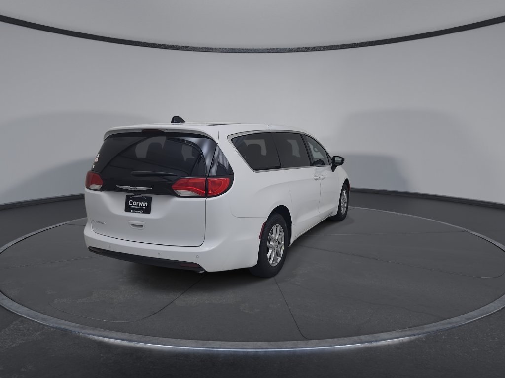 New 2027 Chrysler Pacifica LX FWD image 13