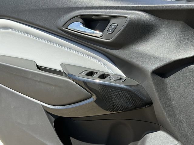 Used 2025 Chevrolet Trax LT image 26