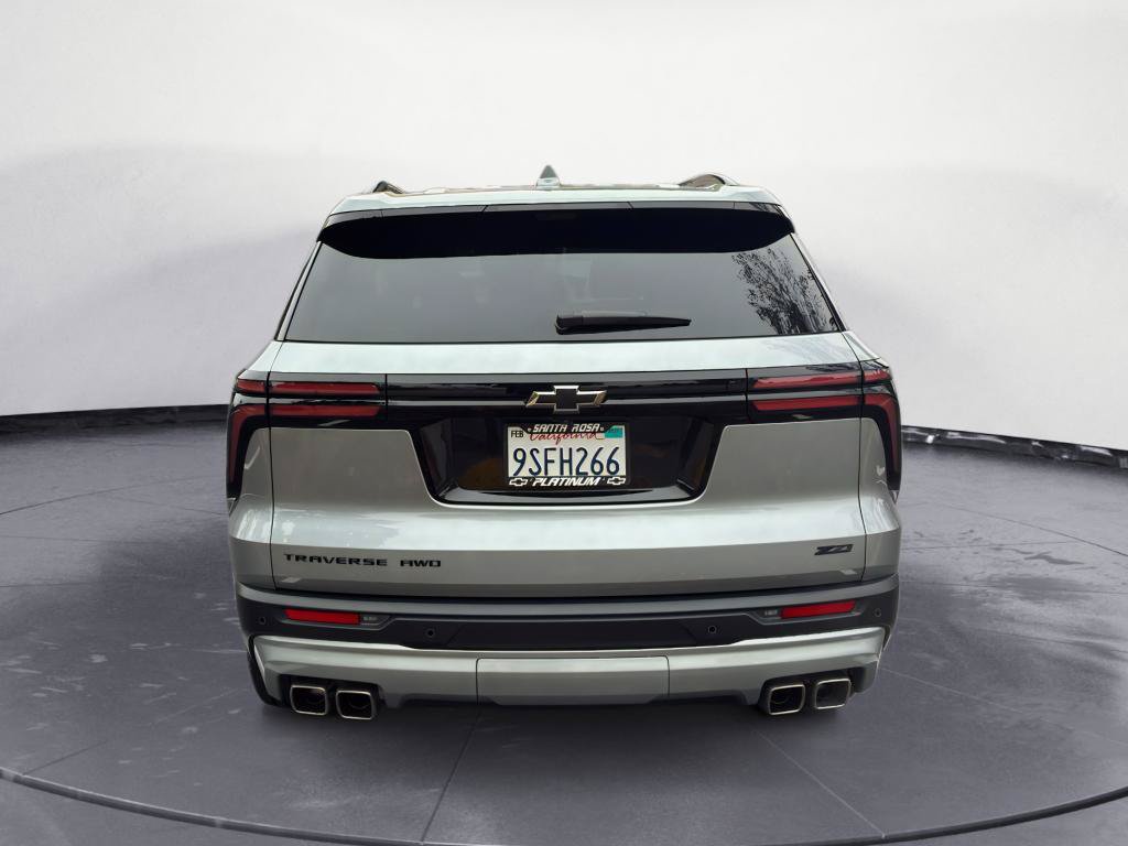 Used 2025 Chevrolet Traverse Z71 w/ Enhanced Driving Package AWD/4WD image 6