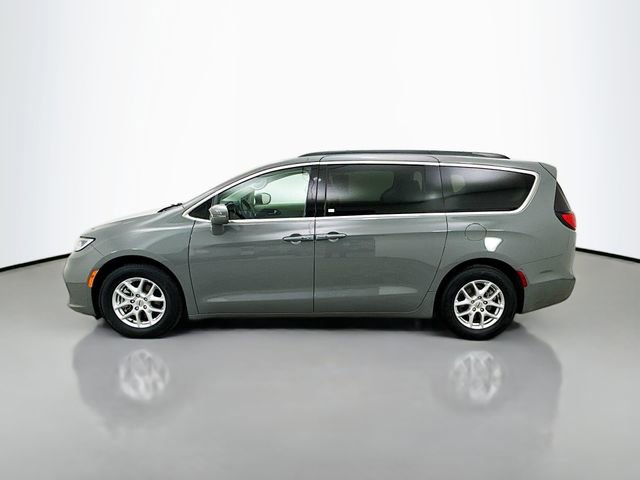 Used 2022 Chrysler Pacifica Touring-L image 4