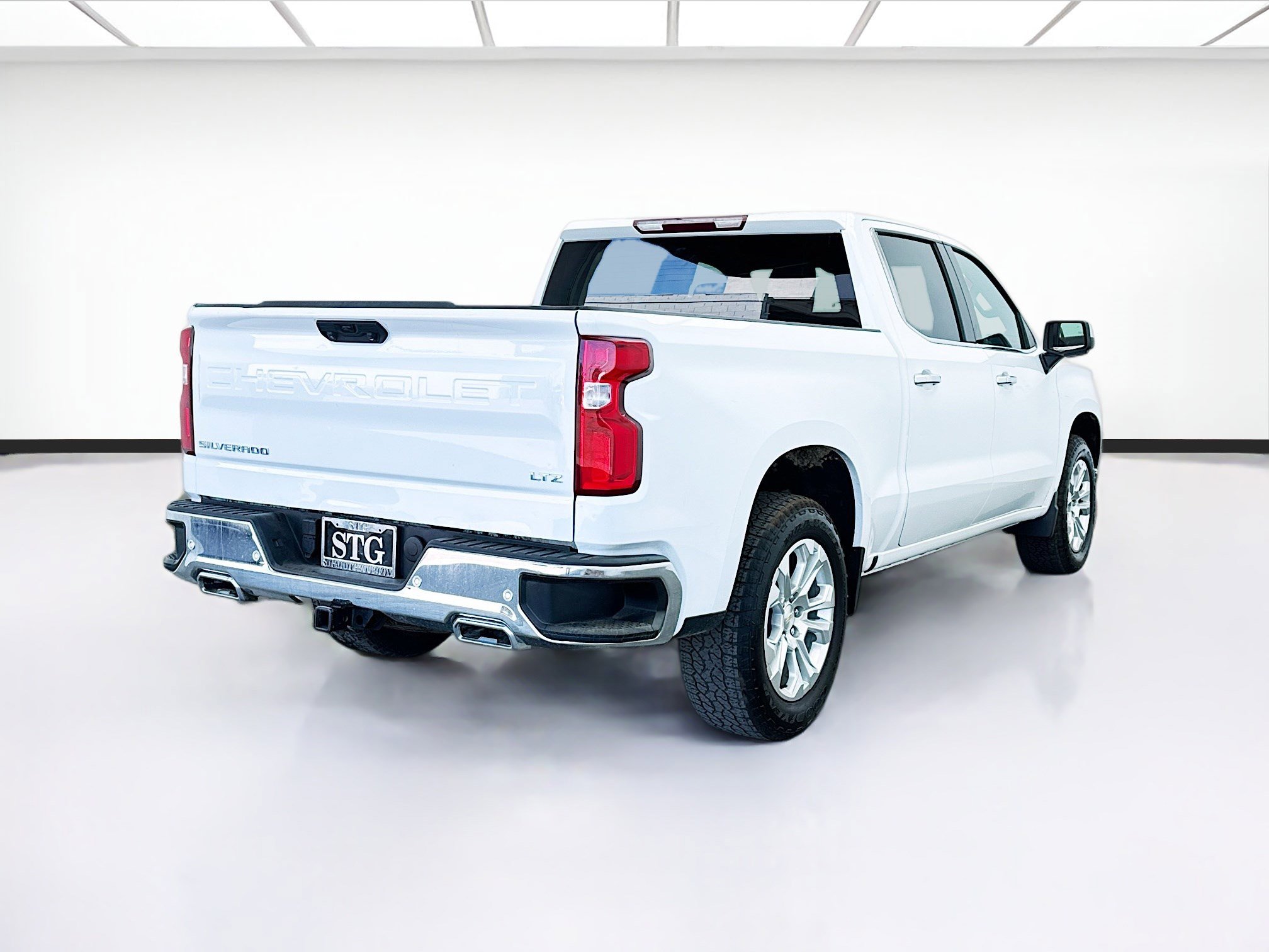 Used 2024 Chevrolet Silverado 1500 LTZ AWD/4WD image 4