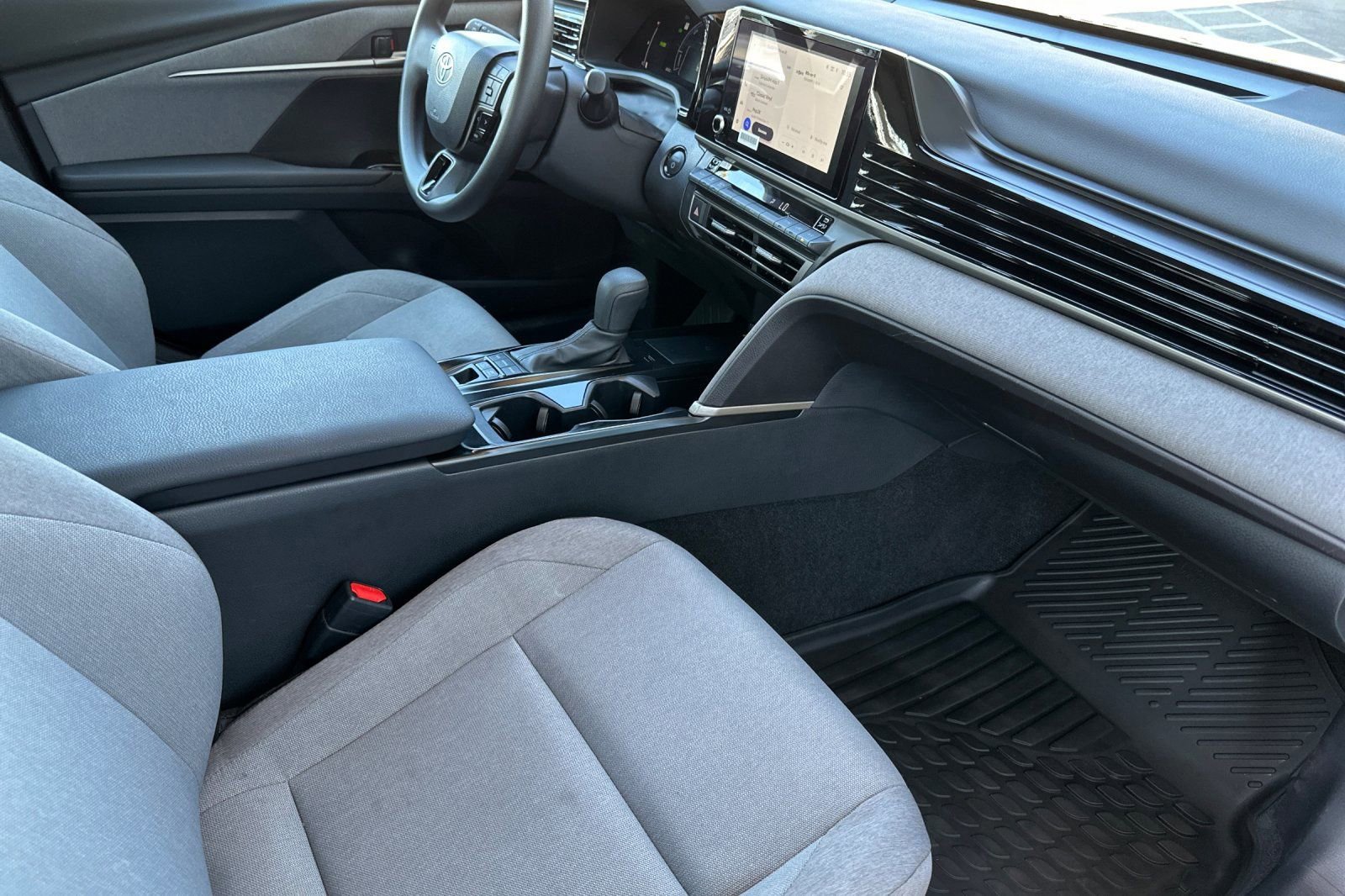 Used 2025 Toyota Camry LE image 16