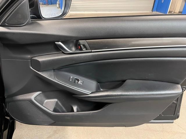 Used 2018 Honda Accord Sport image 11