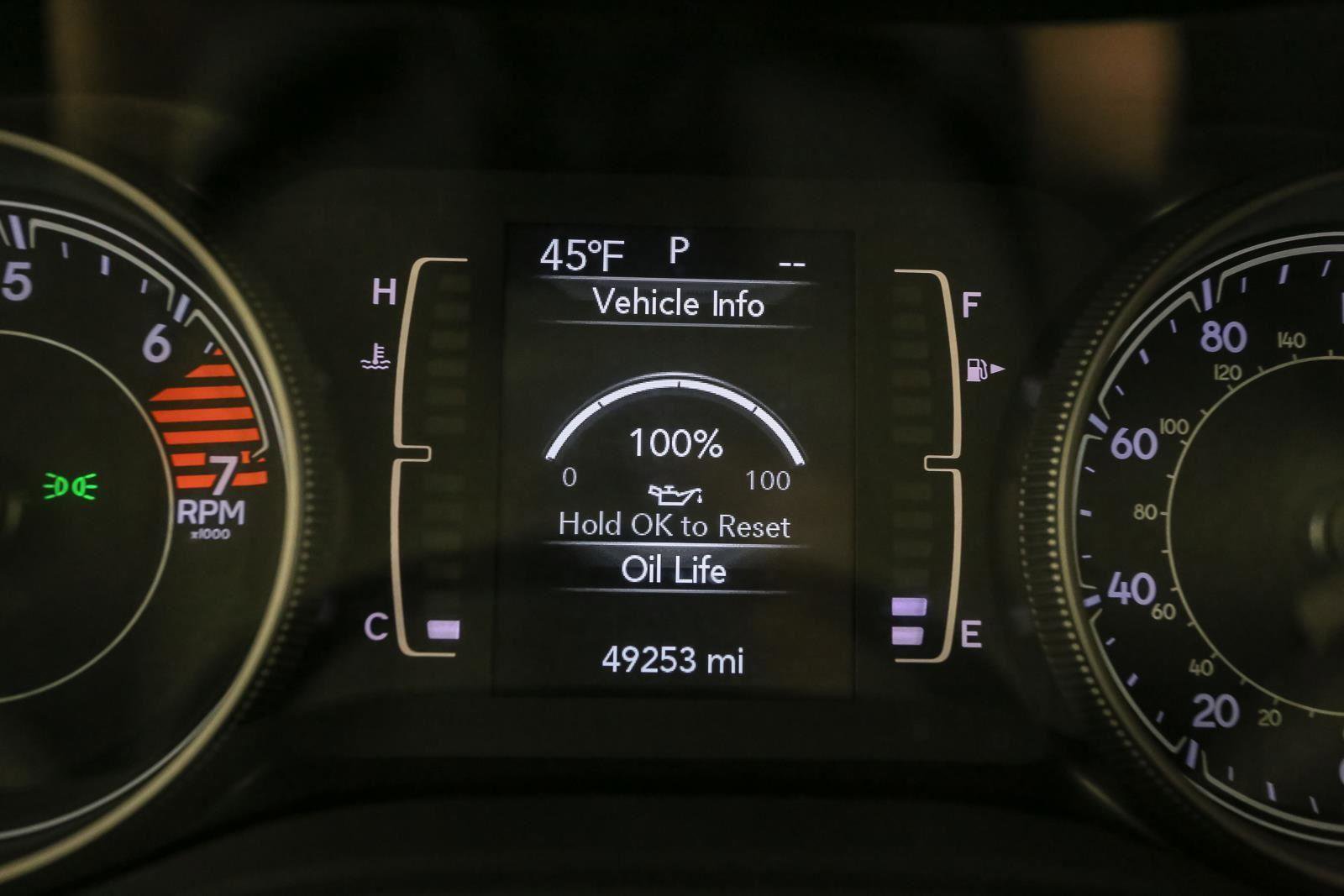Used 2019 Jeep Cherokee Latitude w/ Popular Appearance Group AWD/4WD image 37