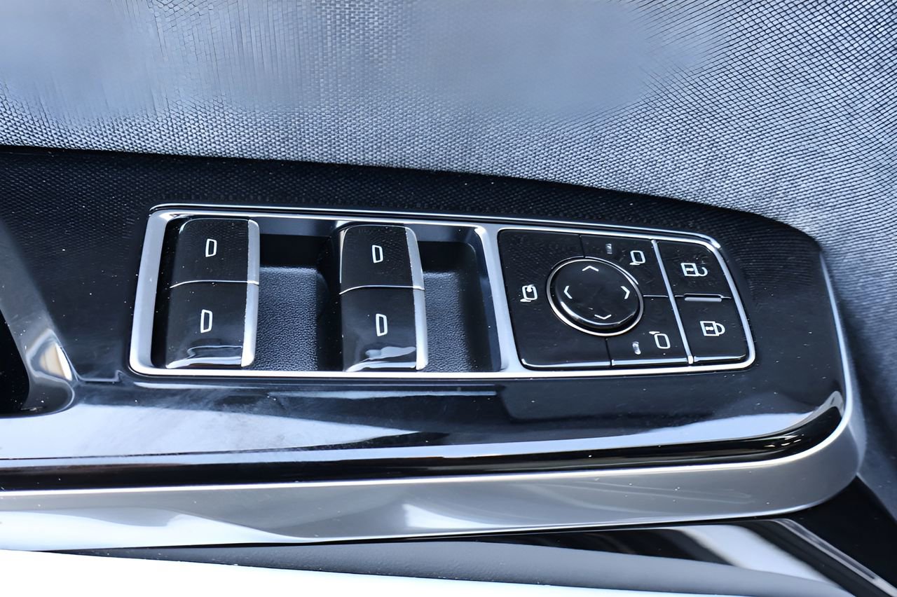 Certified 2025 Cadillac Escalade Sport Platinum image 12