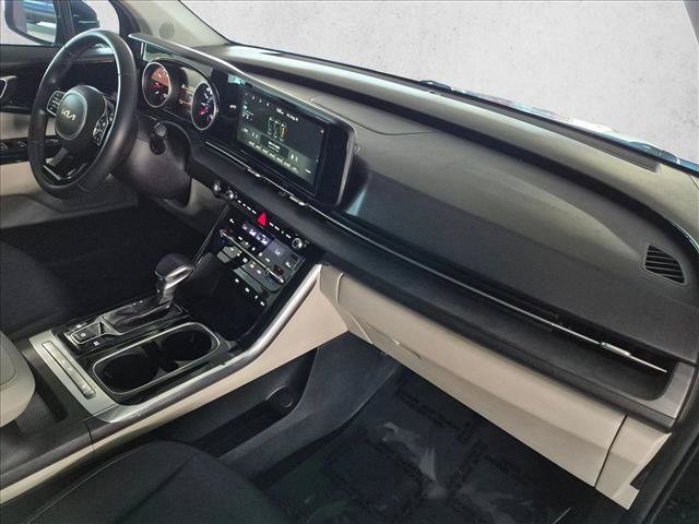 Used 2022 Kia Carnival EX FWD image 23