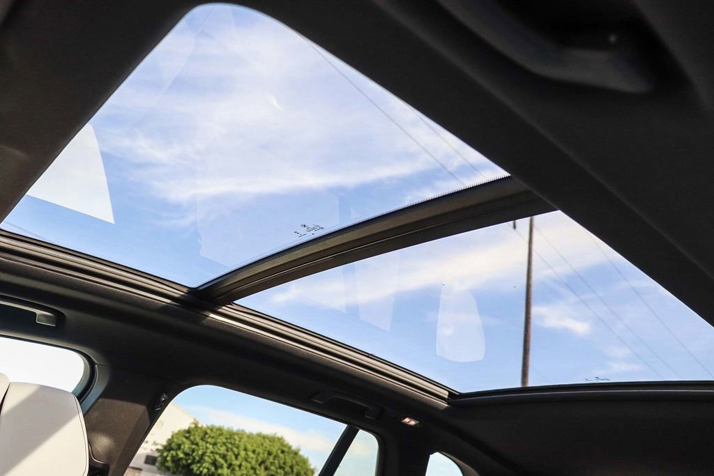 Used 2026 BMW X5 sDrive40i w/ M Sport Package image 25