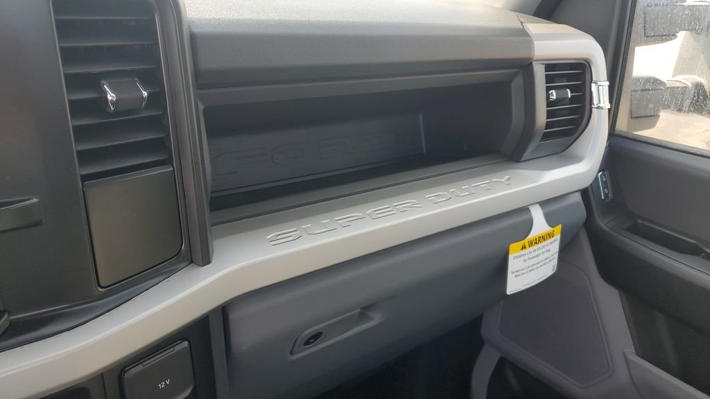 New 2026 Ford F550 4x4 Regular Cab Super Duty image 25