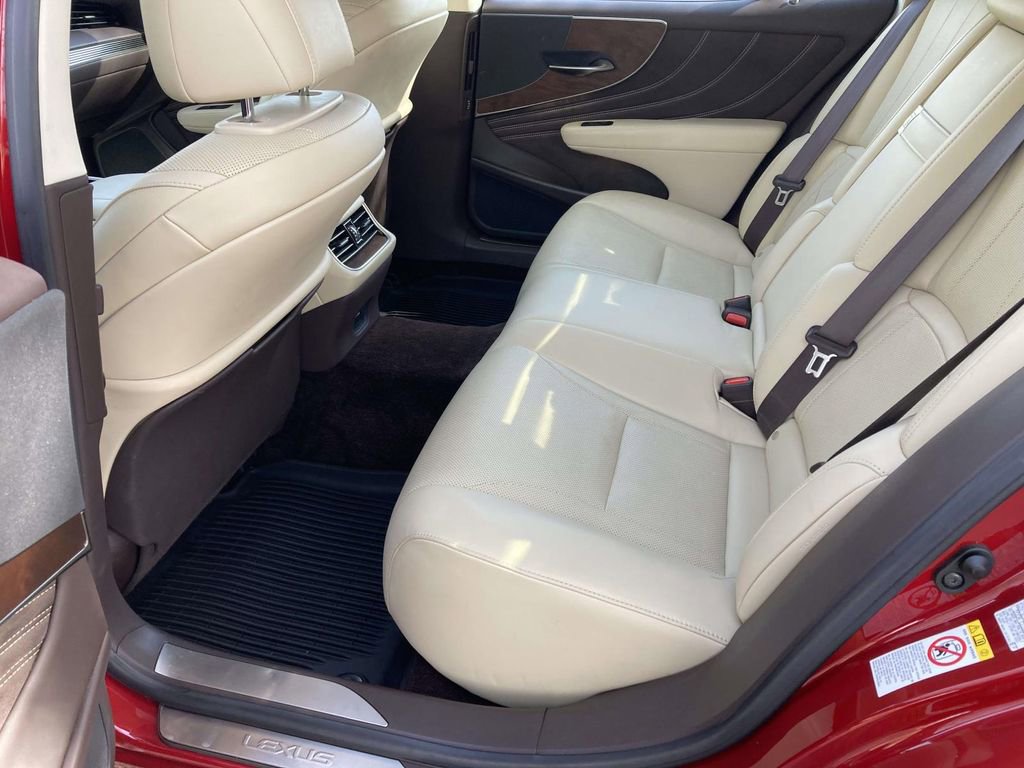 Used 2019 Lexus LS 500 w/ Accessory Package (Z2) image 9