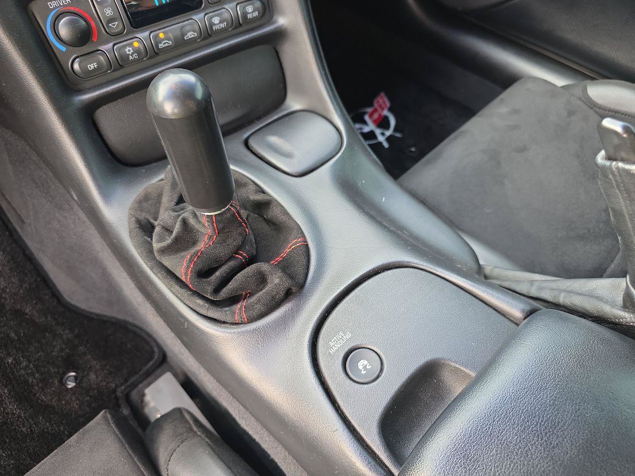 Used 1999 Chevrolet Corvette Coupe w/ Lighting Pkg RWD image 10