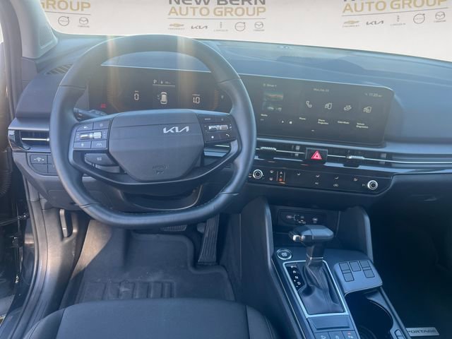 Used 2026 Kia Sportage LX image 10