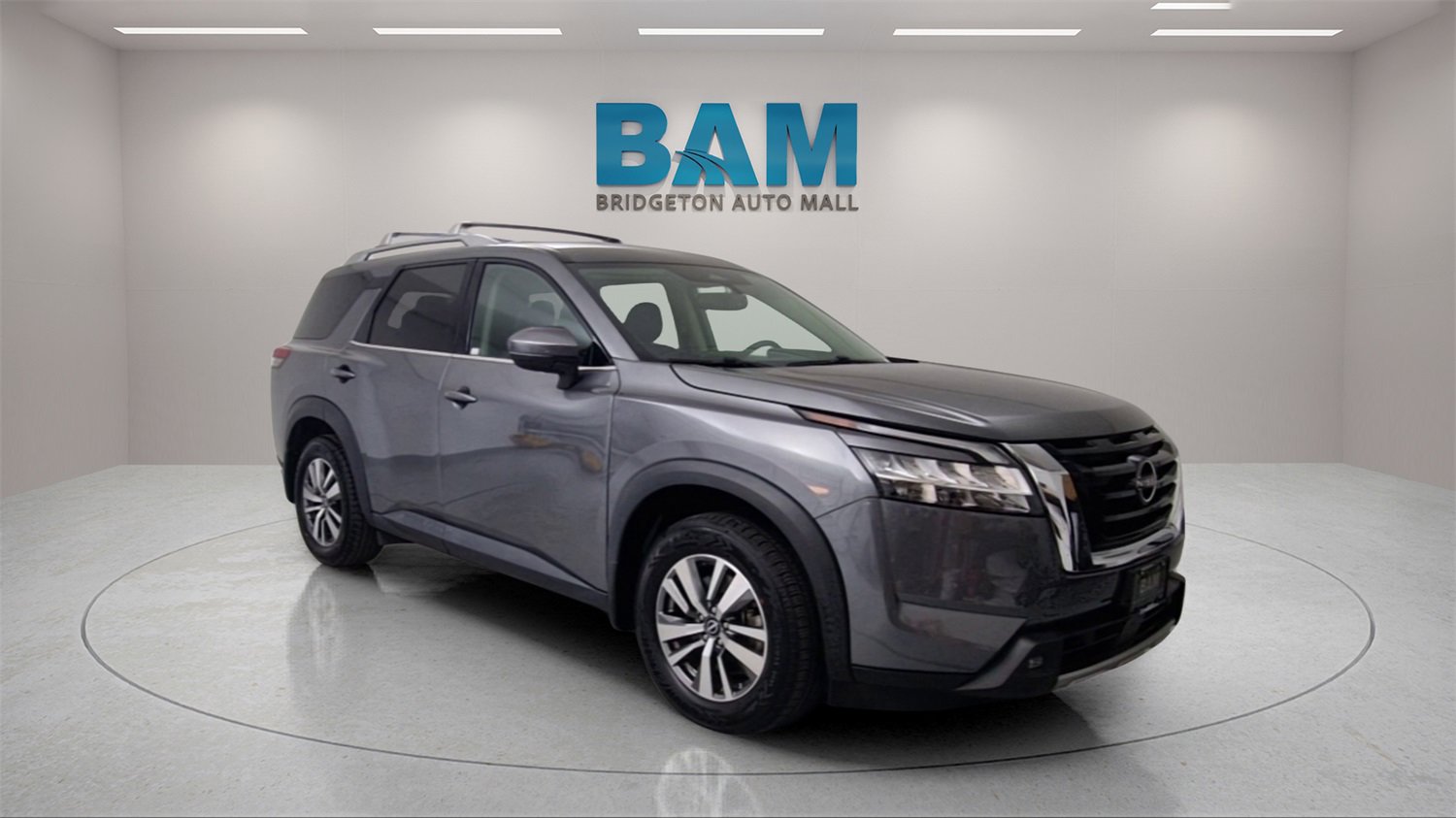 Used 2022 Nissan Pathfinder SL image 1