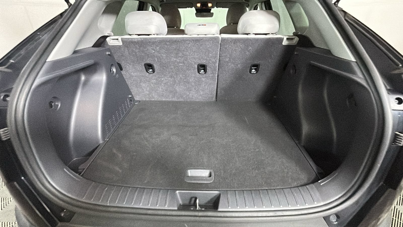Used 2025 Hyundai Kona SEL FWD image 32