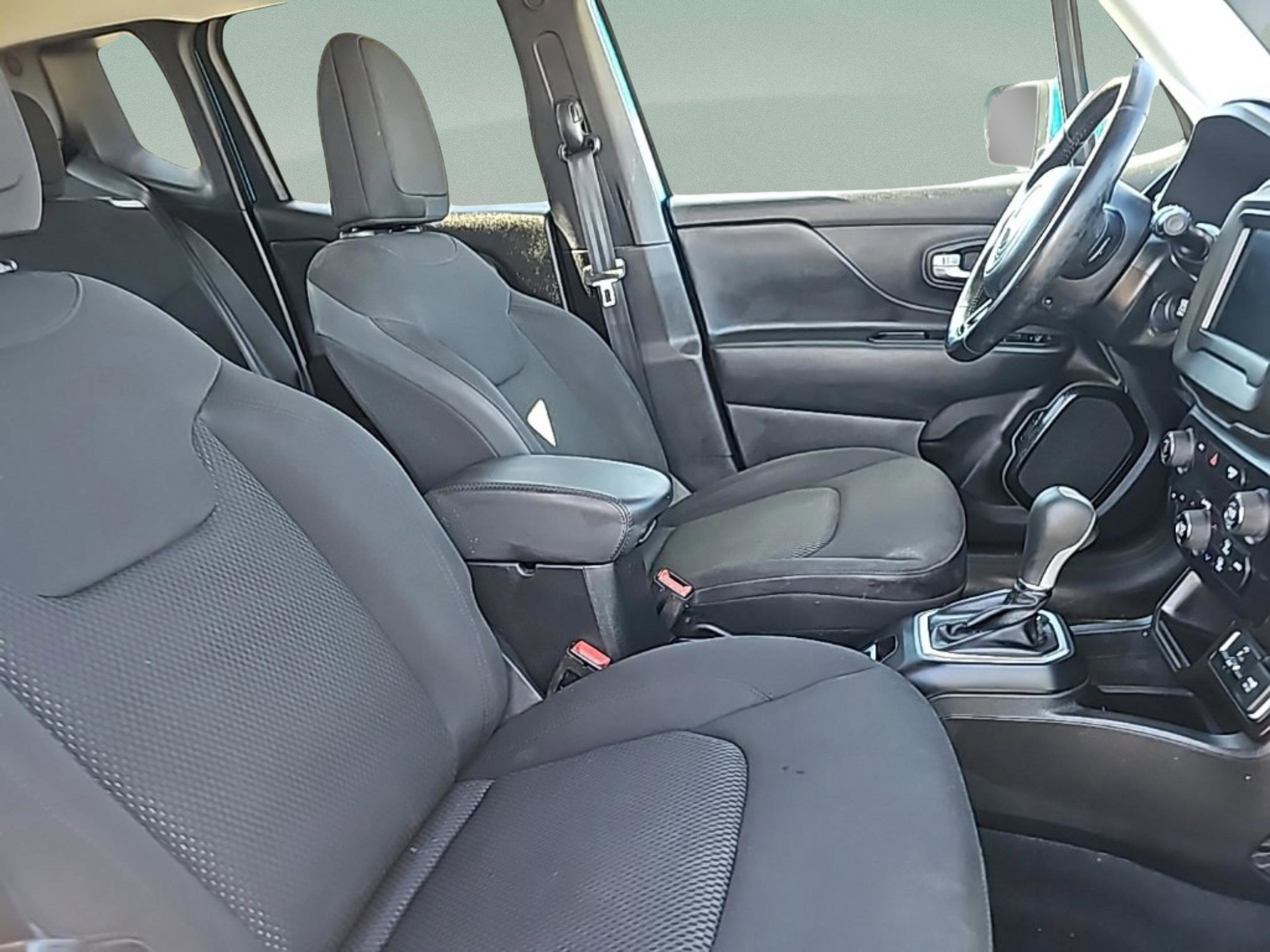 Used 2020 Jeep Renegade Altitude image 32