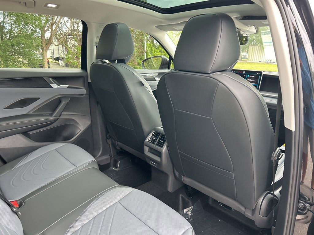 New 2026 Volkswagen Tiguan SE FWD image 48