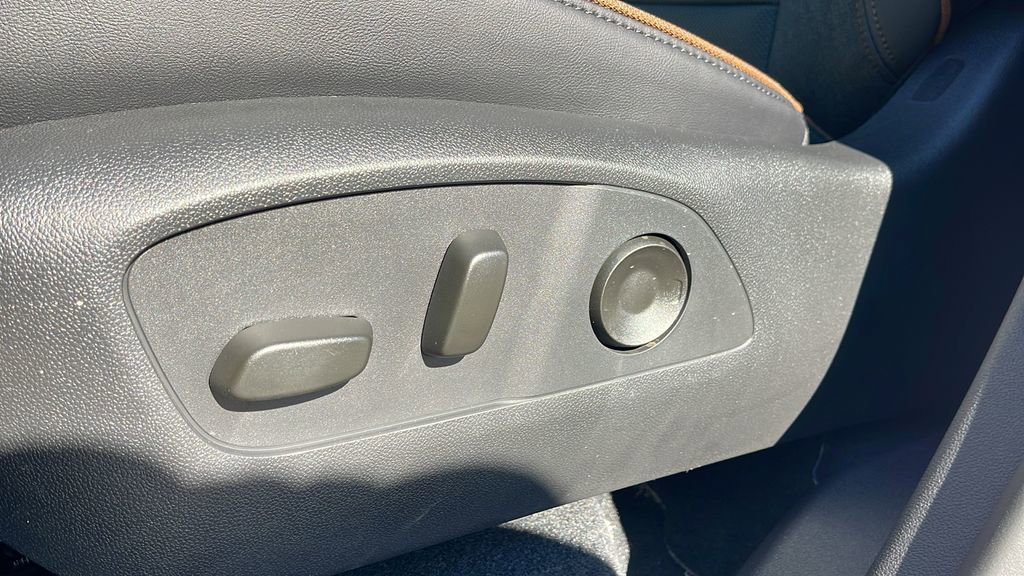 New 2026 GMC Acadia AT4 image 11