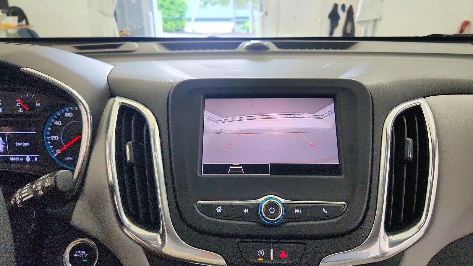 Used 2024 Chevrolet Equinox LS w/ Driver Confidence II Package FWD image 17