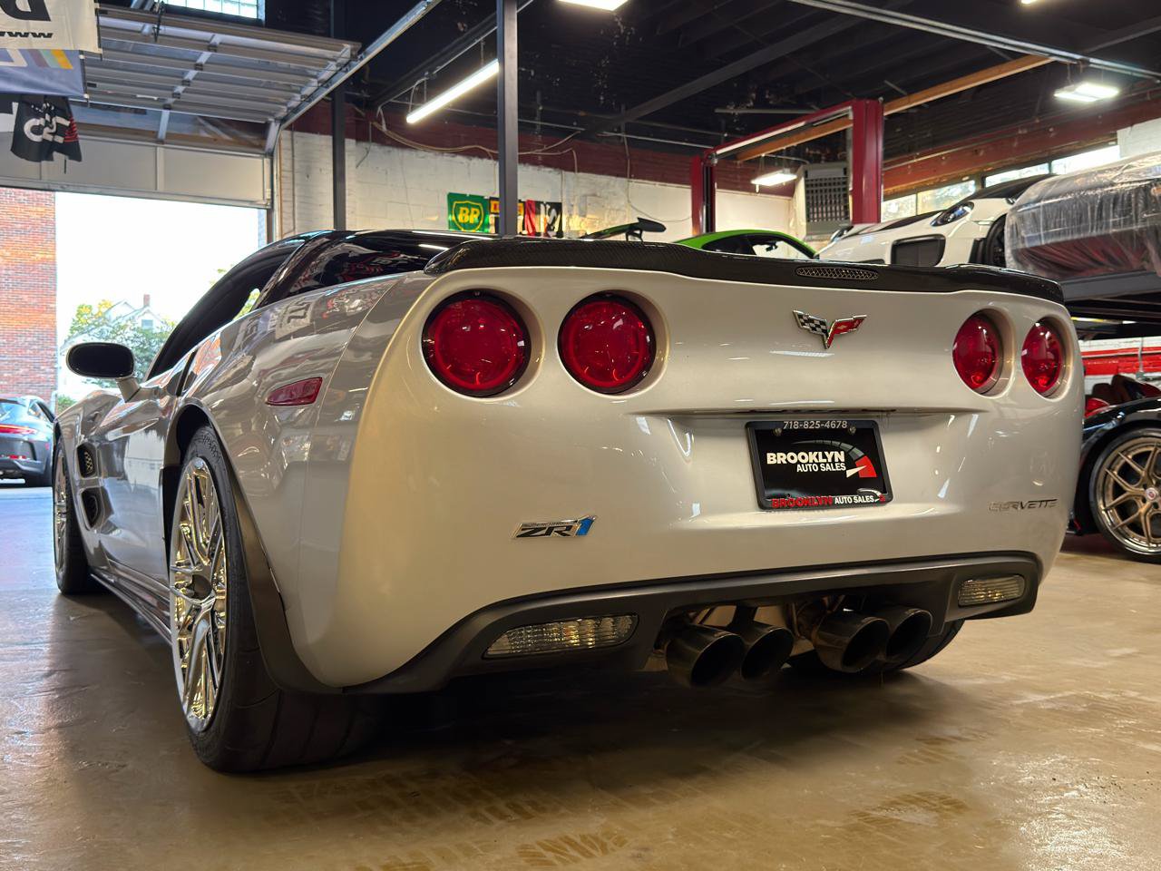 Used 2011 Chevrolet Corvette ZR1 w/ Preferred Equipment Group RWD image 10