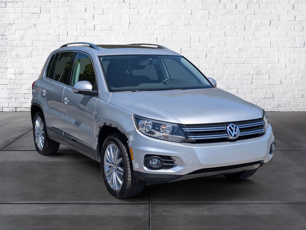 Used 2012 Volkswagen Tiguan LE FWD image 2