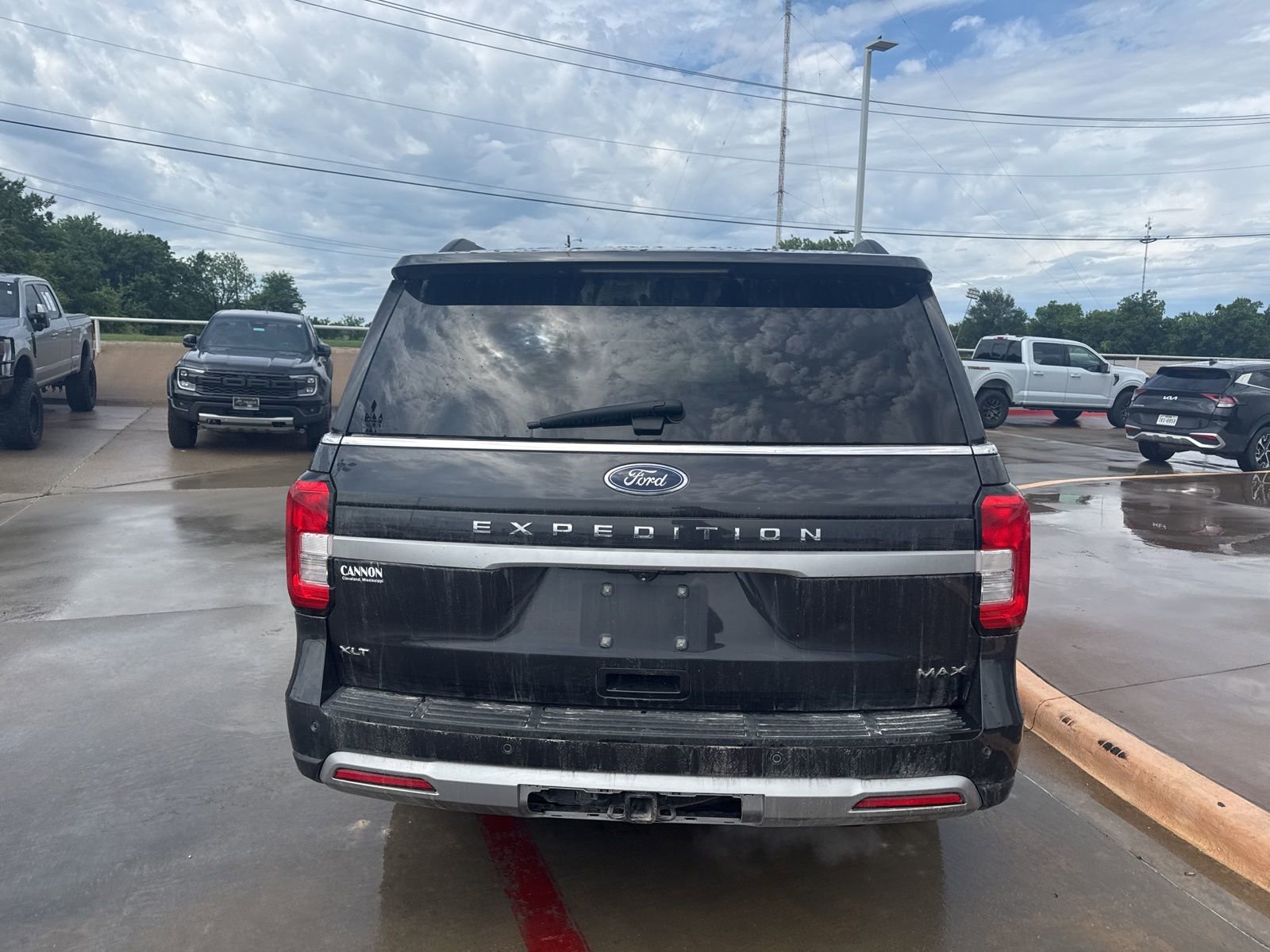 Used 2022 Ford Expedition Max XLT image 6