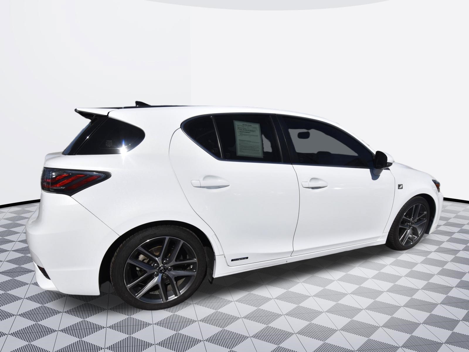 Used 2016 Lexus CT 200h w/ Navigation Package FWD image 6