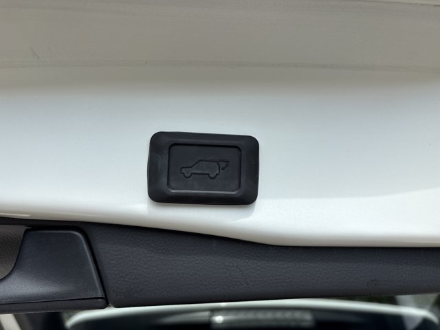 Used 2025 Toyota RAV4 XLE w/ Convenience Package FWD image 7