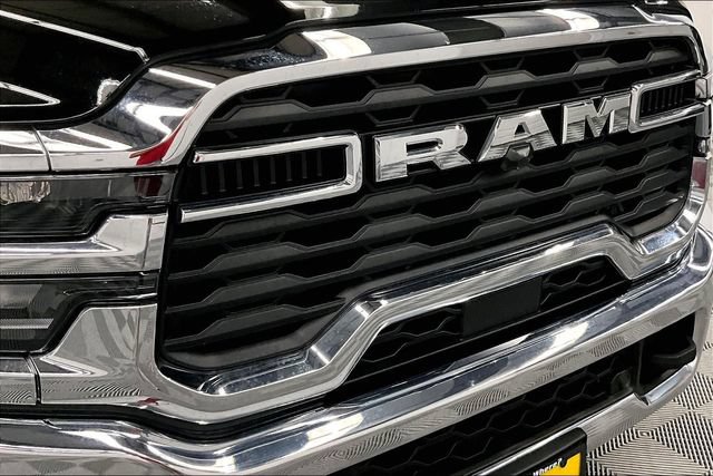 Used 2025 RAM 3500 Big Horn AWD/4WD image 33