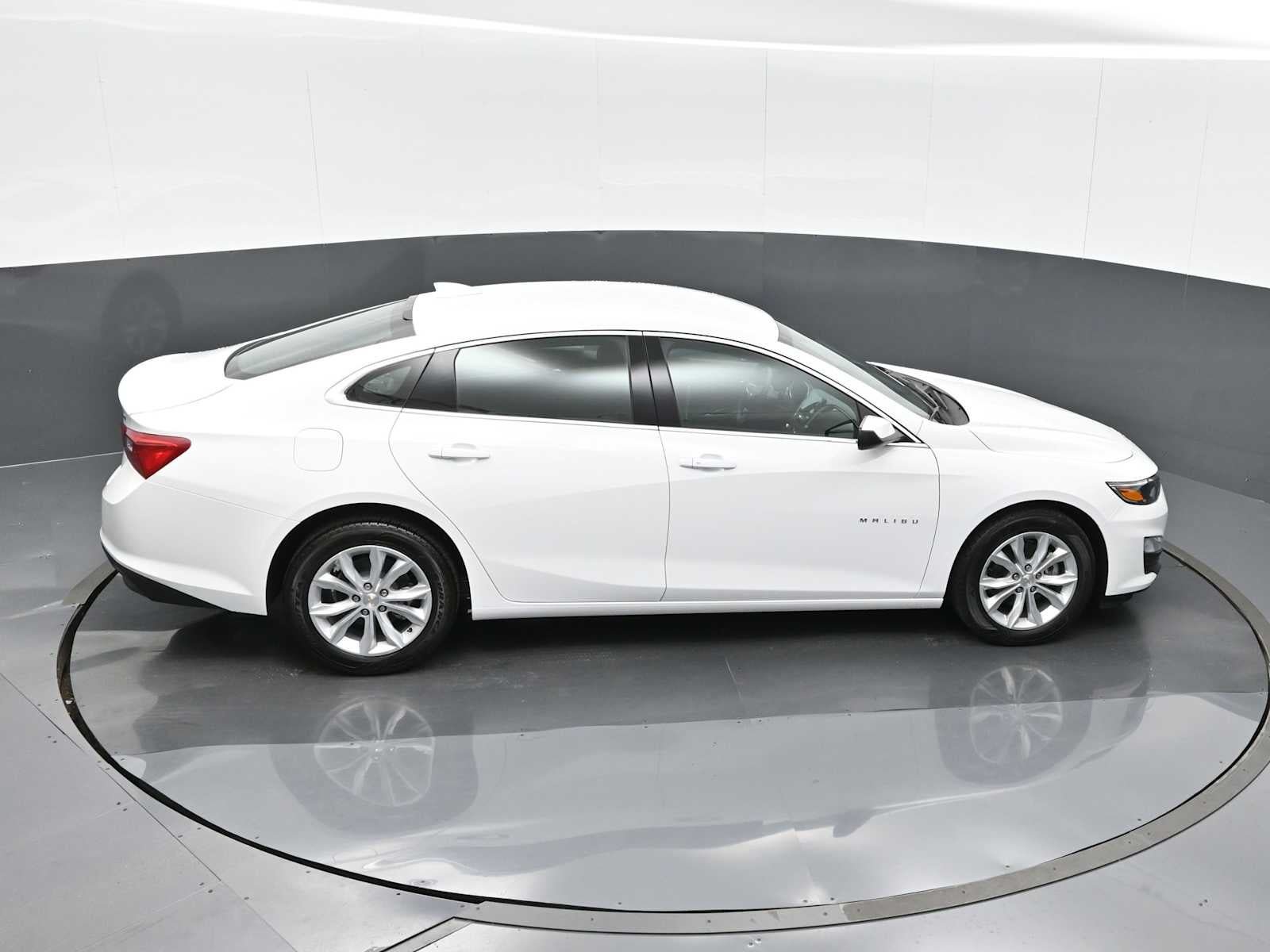 New 2025 Chevrolet Malibu LT FWD image 24