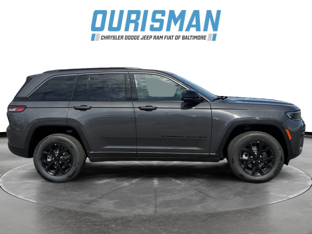 New 2026 Jeep Grand Cherokee Laredo image 7