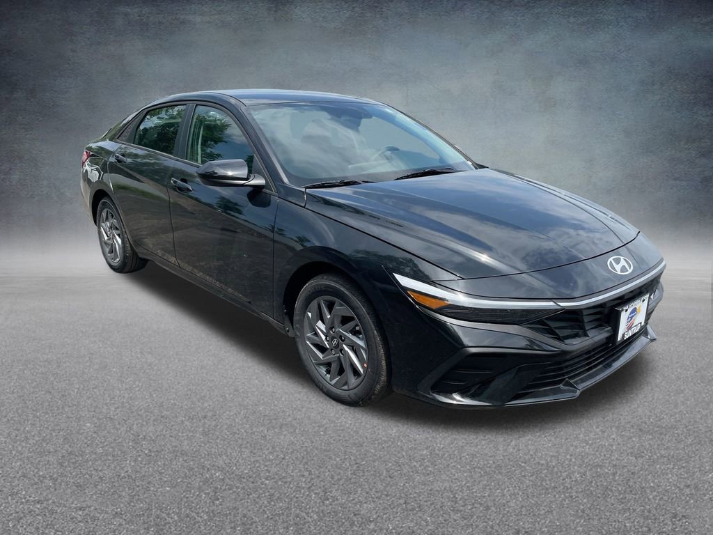 Used 2025 Hyundai Elantra Blue image 34