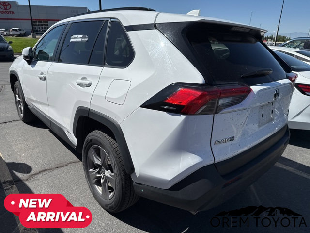 Used 2024 Toyota RAV4 LE AWD/4WD image 3