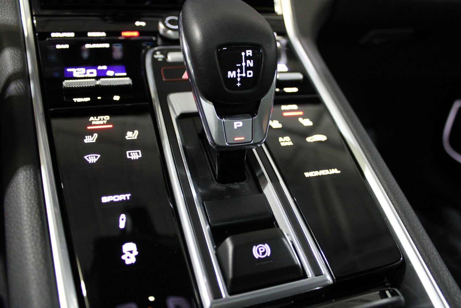 Used 2023 Porsche Panamera Platinum Edition image 48