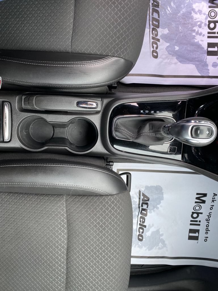 Used 2022 Buick Encore Preferred AWD/4WD image 23