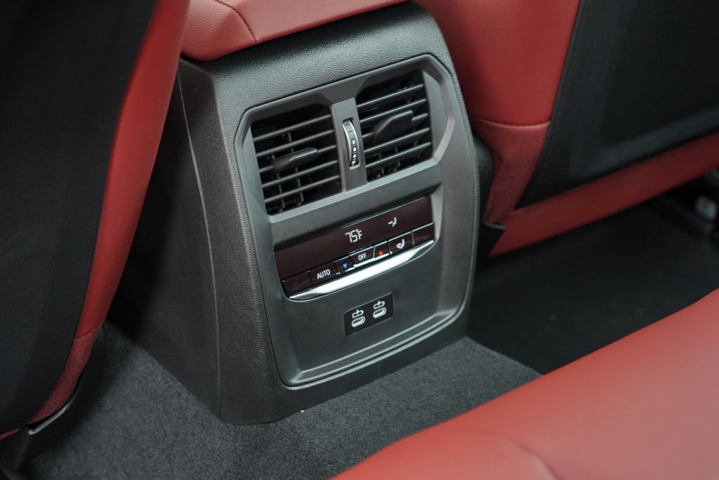 New 2026 BMW 330i xDrive Sedan AWD/4WD image 33