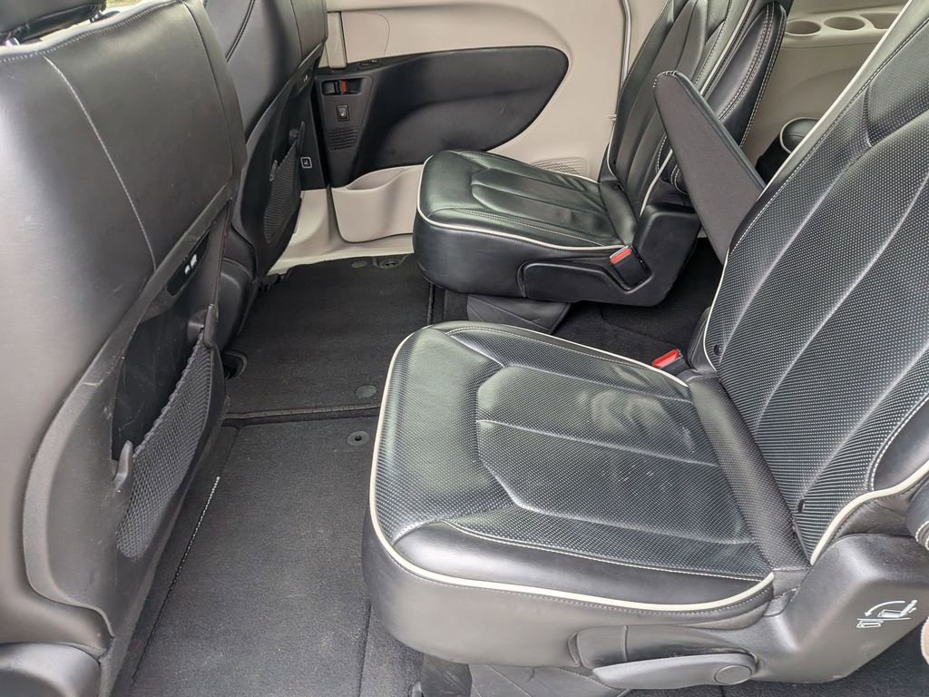 Used 2024 Chrysler Pacifica Limited image 22