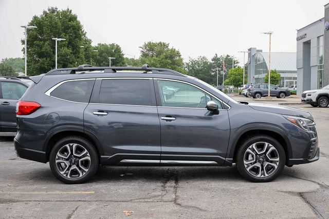 Used 2023 Subaru Ascent Touring AWD/4WD image 29